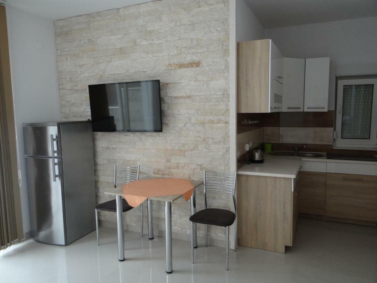 Jamnik Apartamento Ražanj Exterior foto